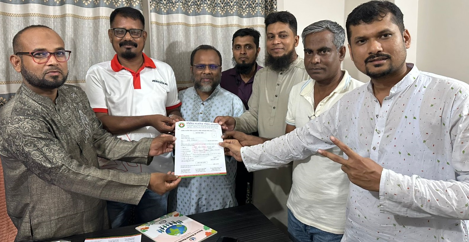 সম্মিলিত সাংবাদিক পরিষদ-এসএসপি কার্যনির্বাহী পরিষদ নির্বাচনে ২০২৬,এডভোকেট ও সম্পাদক প্রকাশক দৈনিক আজকের জনবানী,হাসান আলম সুমন যুগ্ম সাধারণ সম্পাদক” পদে মনোনয়ন ফরম জমা দিয়েছেন